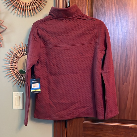 Women’s Burgundy Vortex Pull Over Size Small - Picture 3 of 3